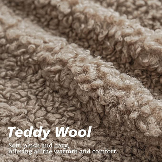 Foindtower 2 Pieces 24x24 Inch Khaki, Faux Fur Throw Pillow Cover Accent Sherpa Pillow Fuzzy Soft Pillowcases Sheepskin Decorative Fleece Cushion Case for Bed Couch Living Room