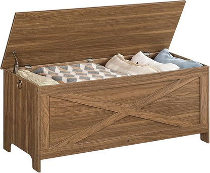 47.2" Toy Chest, Sturdy Entryway Storage Chest with Safety Hinge, Retro Toy Box, Wooden Look Accent Furniture for Living Room, Bedroom, Honey Brown SCOR48801