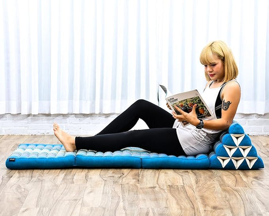 Leewadee 3-Fold Mat with Triangle Cushion – Comfortable TV Pillow, Foldable Mattress with Cushion Made of Eco-Friendly Kapok, 67 x 21 inches, Light Blue