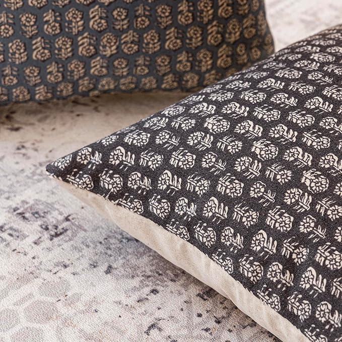 Foindtower Set of 2 Decorative Neutral Floral Print Throw Pillow Covers Vintage Accent Farmhouse Cushion Covers Boho Home Decor for Sofa Couch Chair Bedroom Living Room Outdoor,22×22 Inch,Black