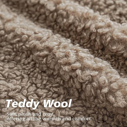 Foindtower 2 Pieces 22x22 Inch Khaki, Faux Fur Throw Pillow Cover Accent Sherpa Pillow Fuzzy Soft Pillowcases Sheepskin Decorative Fleece Cushion Case for Bed Couch Living Room